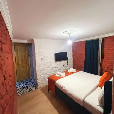 White Bolshoi 3* اسطنبول