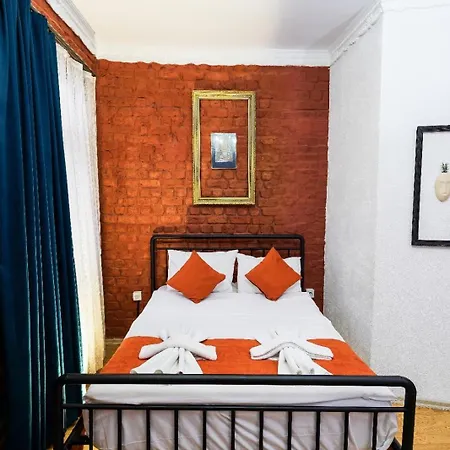 1826 Heritage Rooms 3*