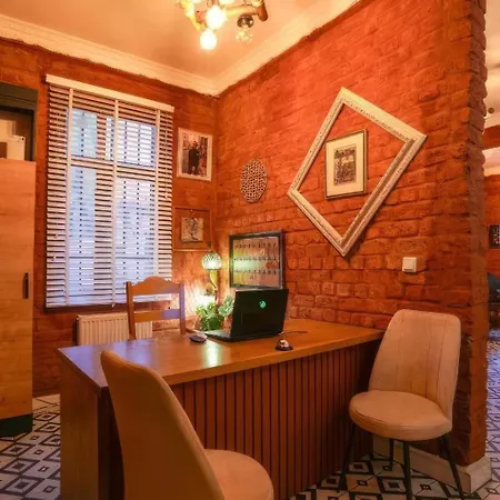 1826 Heritage Rooms 3*