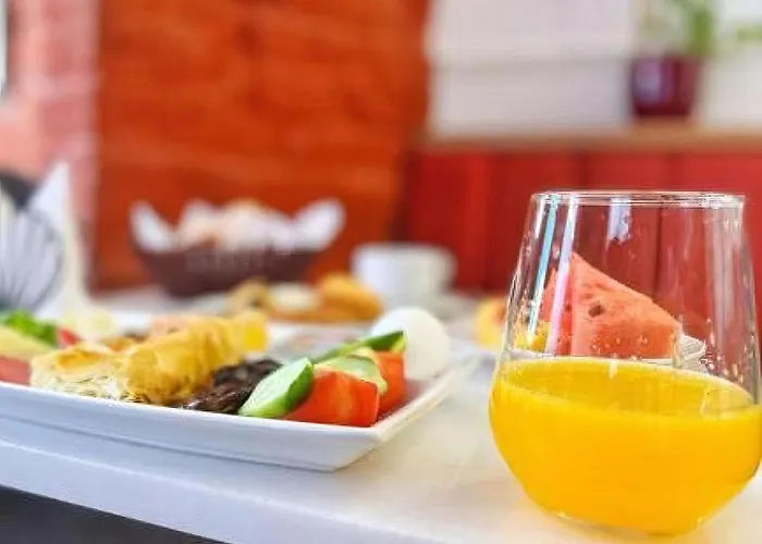 White Bolshoi 酒店 3*