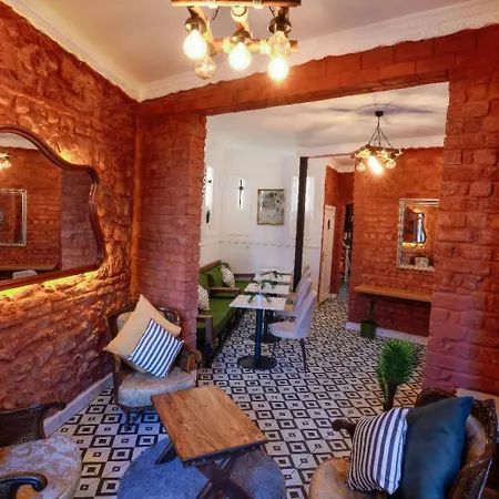 White Bolshoi 3* 이스탄불