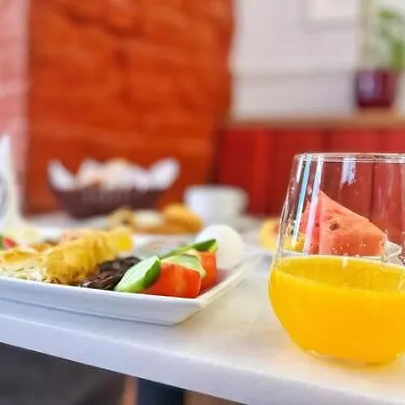 White Bolshoi Hotell 3*